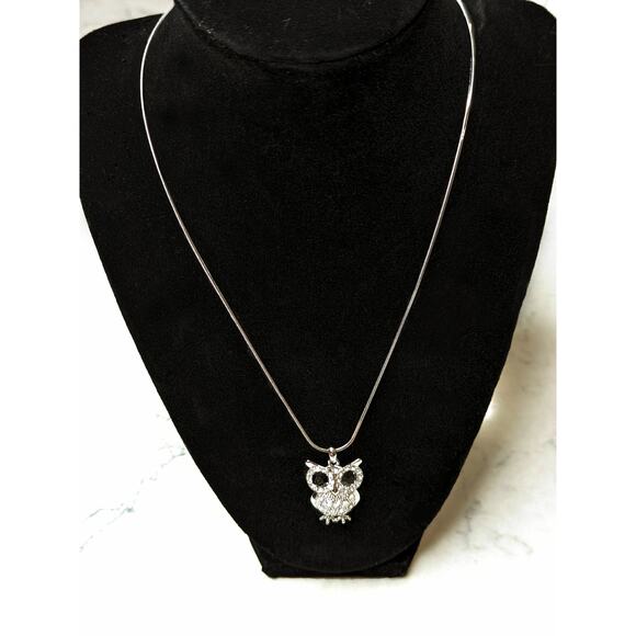 Large Owl Necklace White Gold Plated Pendant with Crystals - Picture 9 of 9
